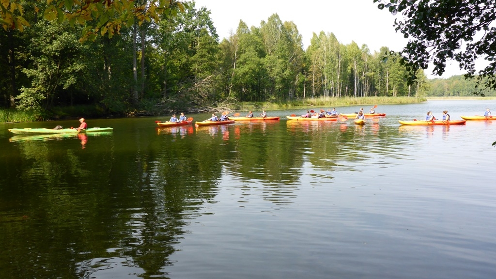 Spływ kajakowy szkolny z asekuracją ratowniczą Spływ kajakowy szkolny z asekuracją ratowniczą