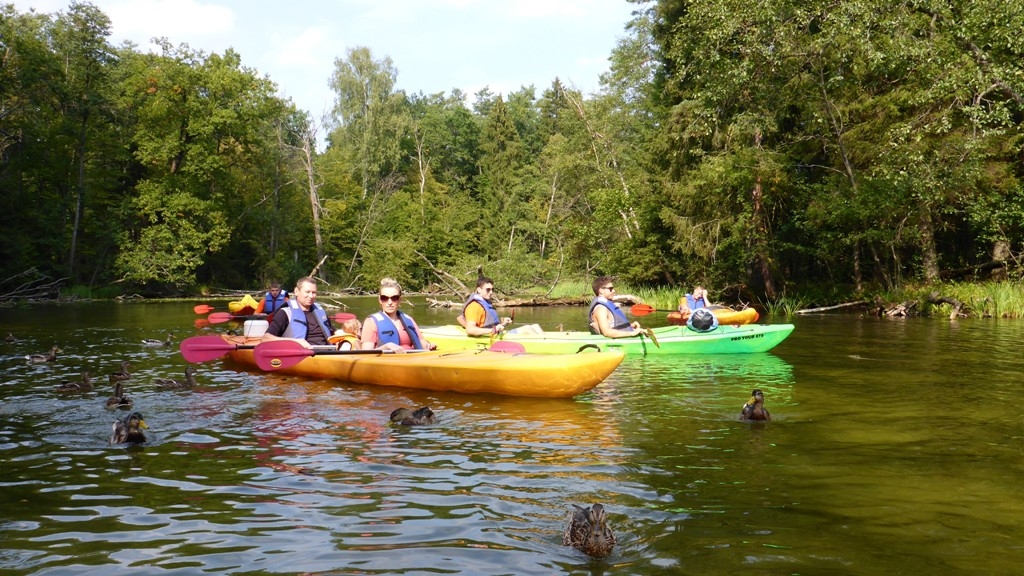 Rodzinny spływ kajakowy z dzieckiem - rezerwat Krutynia Górna Rodzinny spływ kajakowy z dzieckiem - rezerwat Krutynia Górna