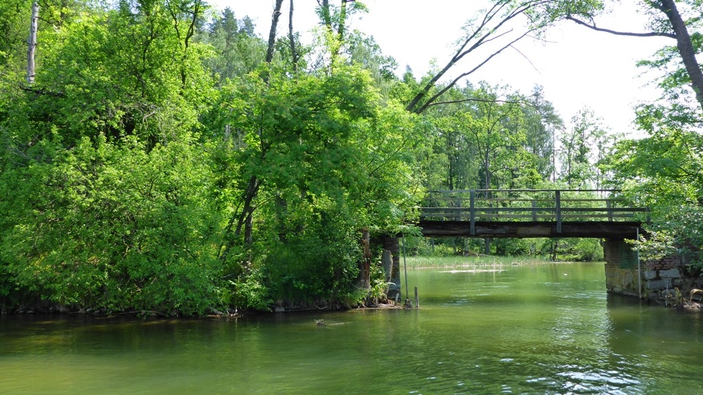 Spływ kajakowy jednodniowy na trasie z Cierzpięt do Rosochy - most miedzy jeziorem Mokrym, a śluzą Spływ kajakowy jednodniowy na trasie z Cierzpięt do Rosochy - most miedzy jeziorem Mokrym, a śluzą