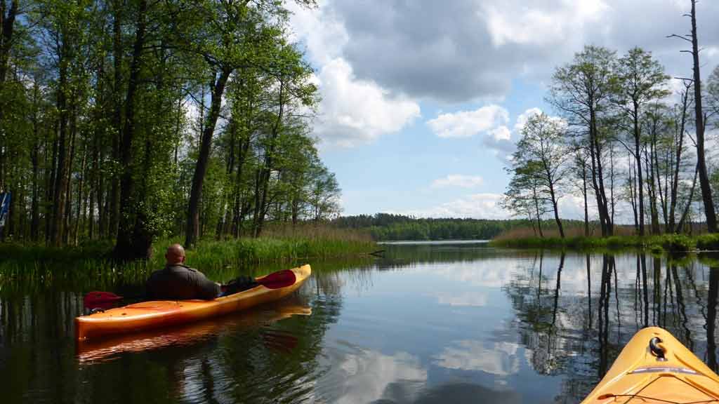 Spływ kajakowy szlakiem rzeki Krutyni Spływ kajakowy szlakiem rzeki Krutyni