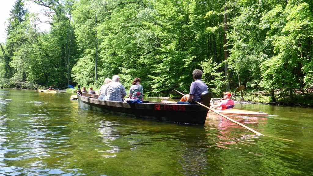 Rzeka Krutynia - spływ łodziami Rzeka Krutynia - spływ łodziami