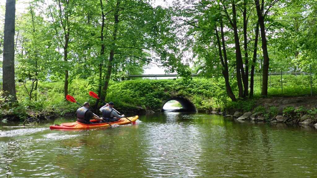 Spływ kajakowy szlakiem rzeki Dajna - przepust pod drogą Mrągowo - Szestno Spływ kajakowy szlakiem rzeki Dajna - przepust pod drogą Mrągowo - Szestno